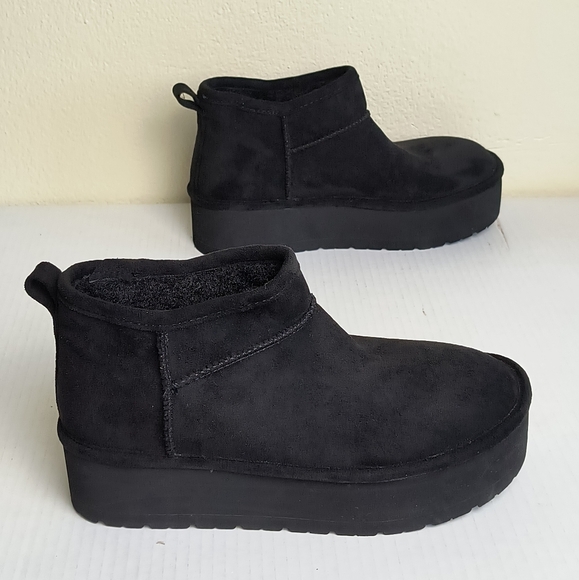 Madden Girl Embracce Cozy Mini Platform Black Winter Bootie Sleek Design 7/7.5 - Picture 1 of 11